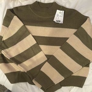 H&M sweater brand new never worn